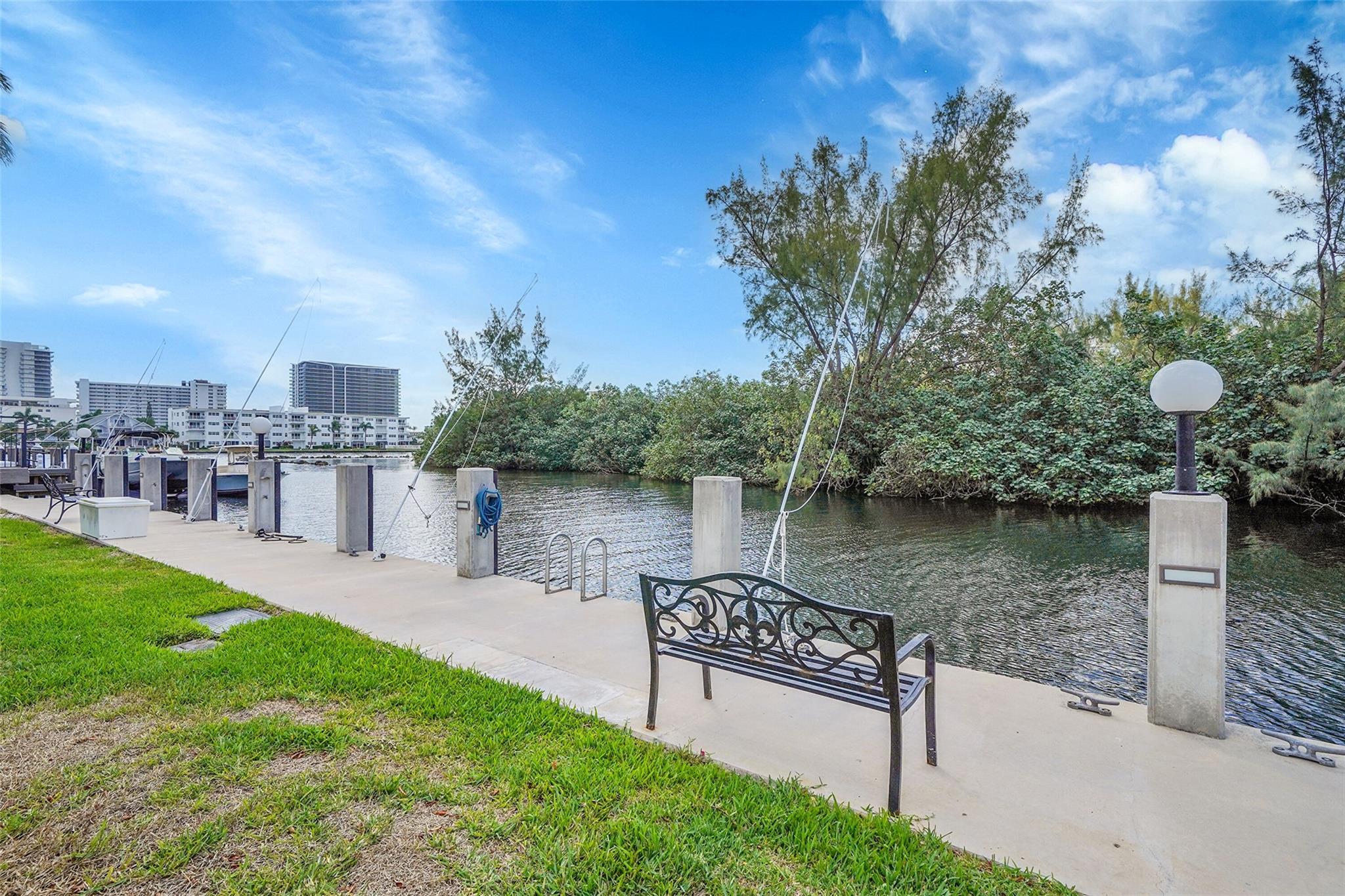 HARBOR'S EDGE OF POMPANO - Residential