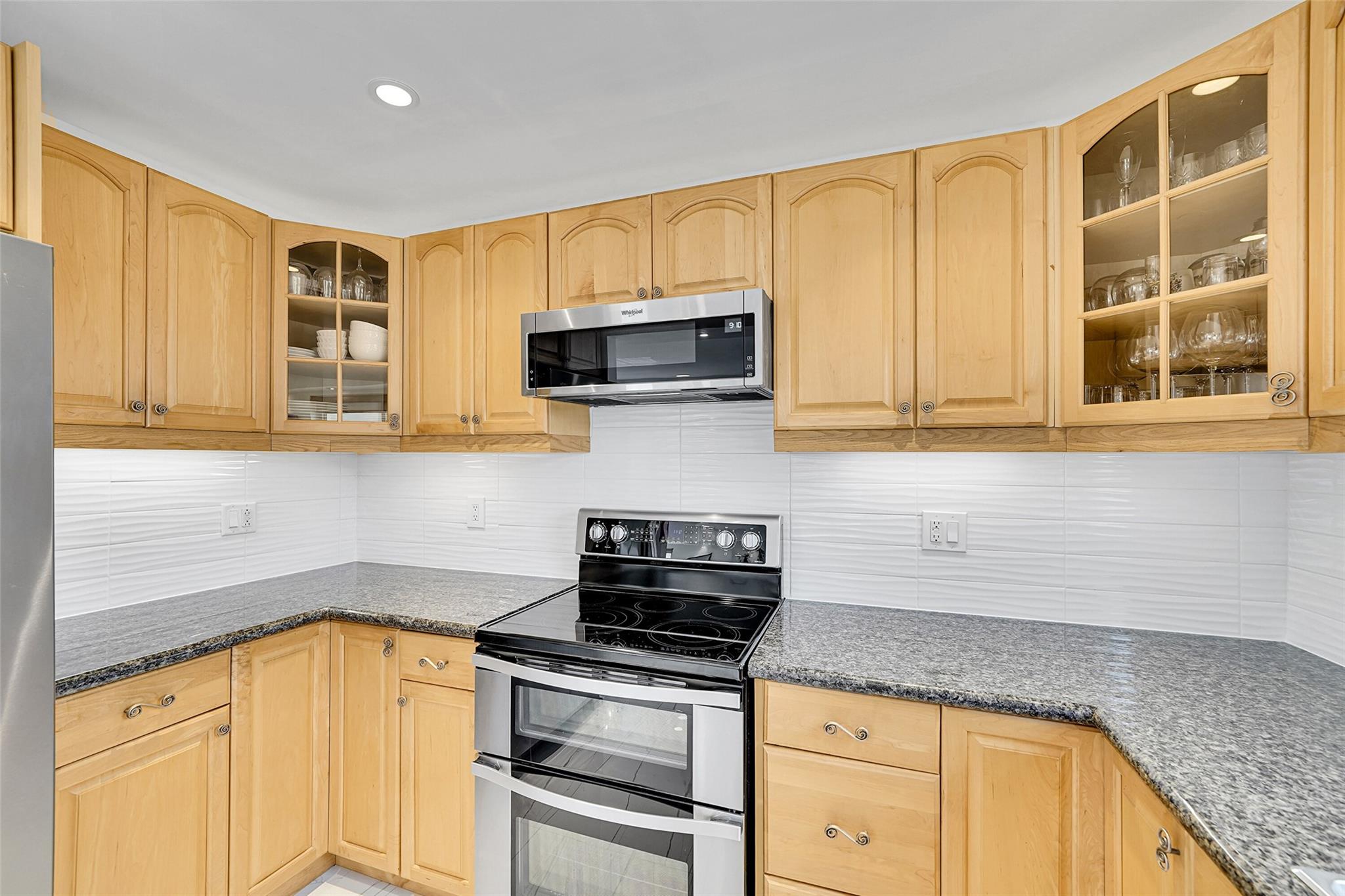 HARBOR'S EDGE OF POMPANO - Residential