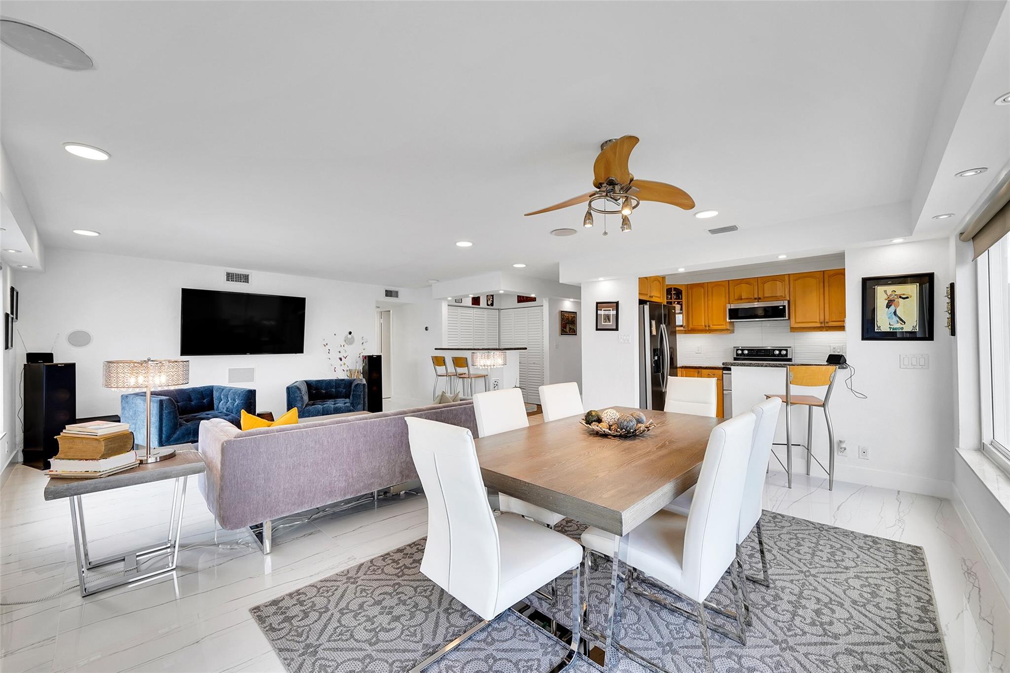 HARBOR'S EDGE OF POMPANO - Residential