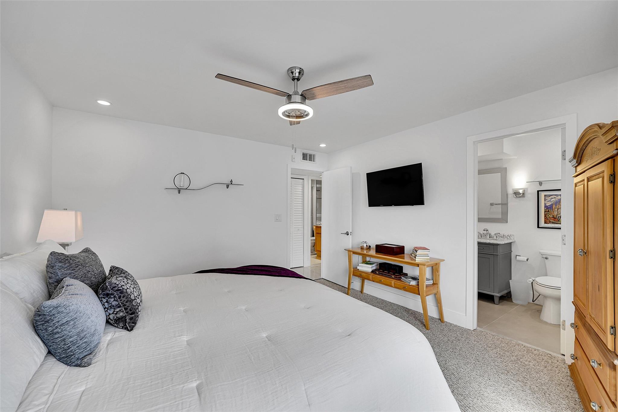 HARBOR'S EDGE OF POMPANO - Residential