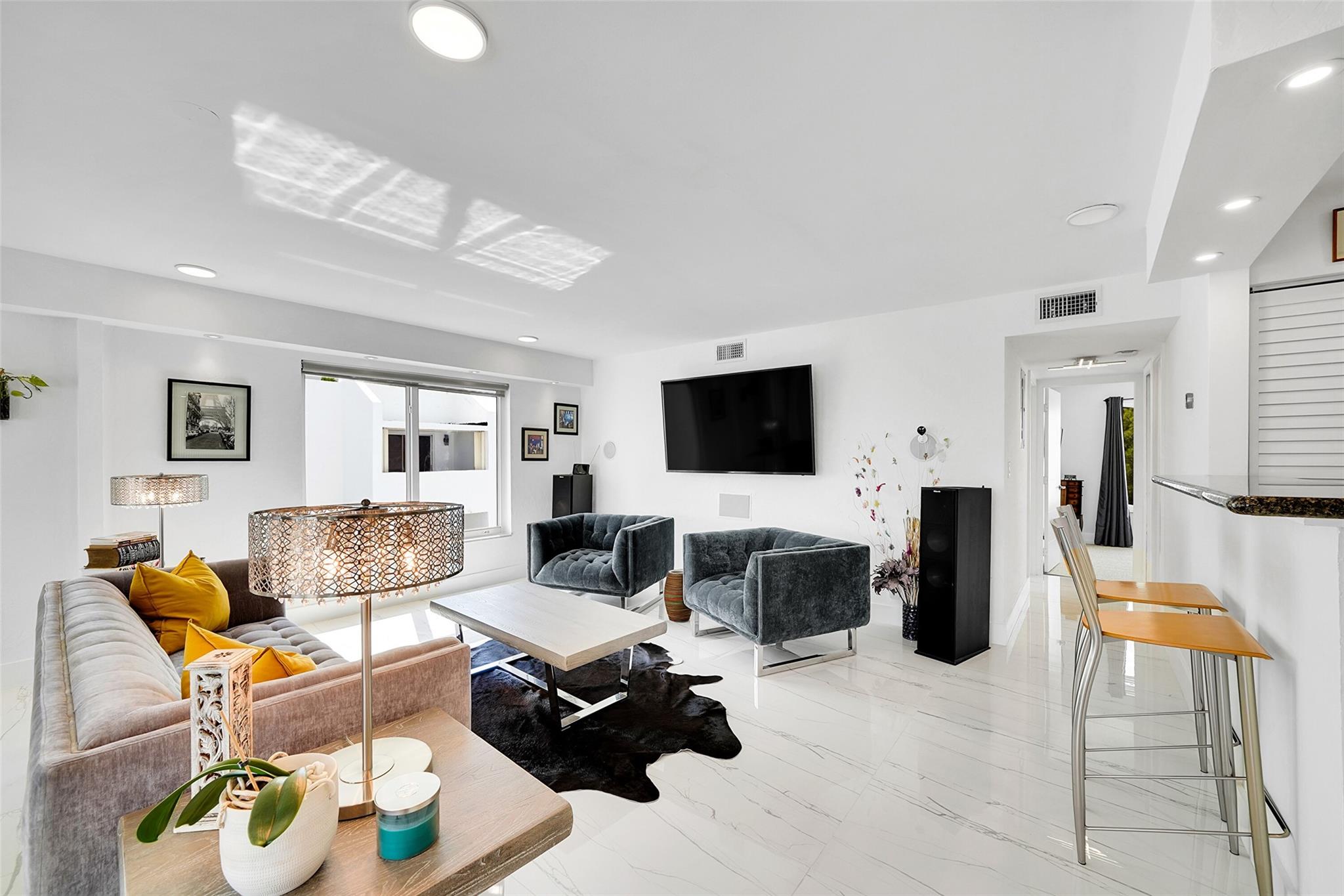 HARBOR'S EDGE OF POMPANO - Residential