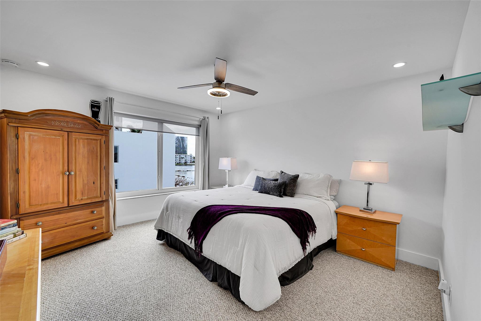 HARBOR'S EDGE OF POMPANO - Residential