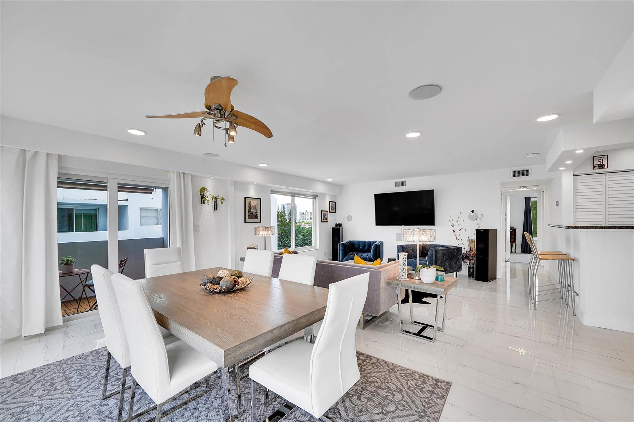 HARBOR'S EDGE OF POMPANO - Residential