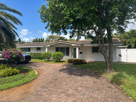 Photo of 5111 NE 27th Terrace NE, Lighthouse Point, FL 33064 (MLS # B26020809)