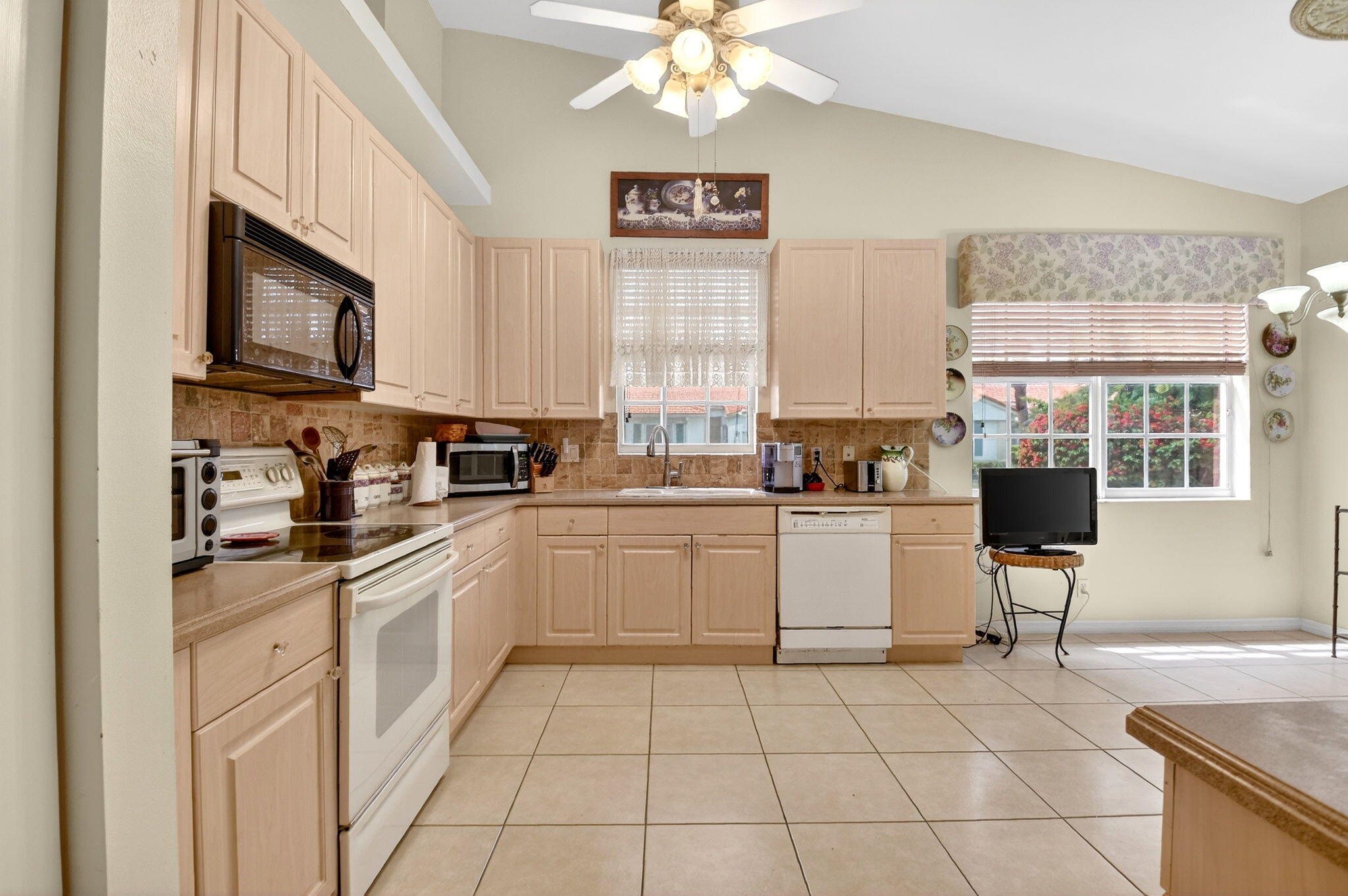 FLORAL LAKES PH 3 AND 4 - Residential