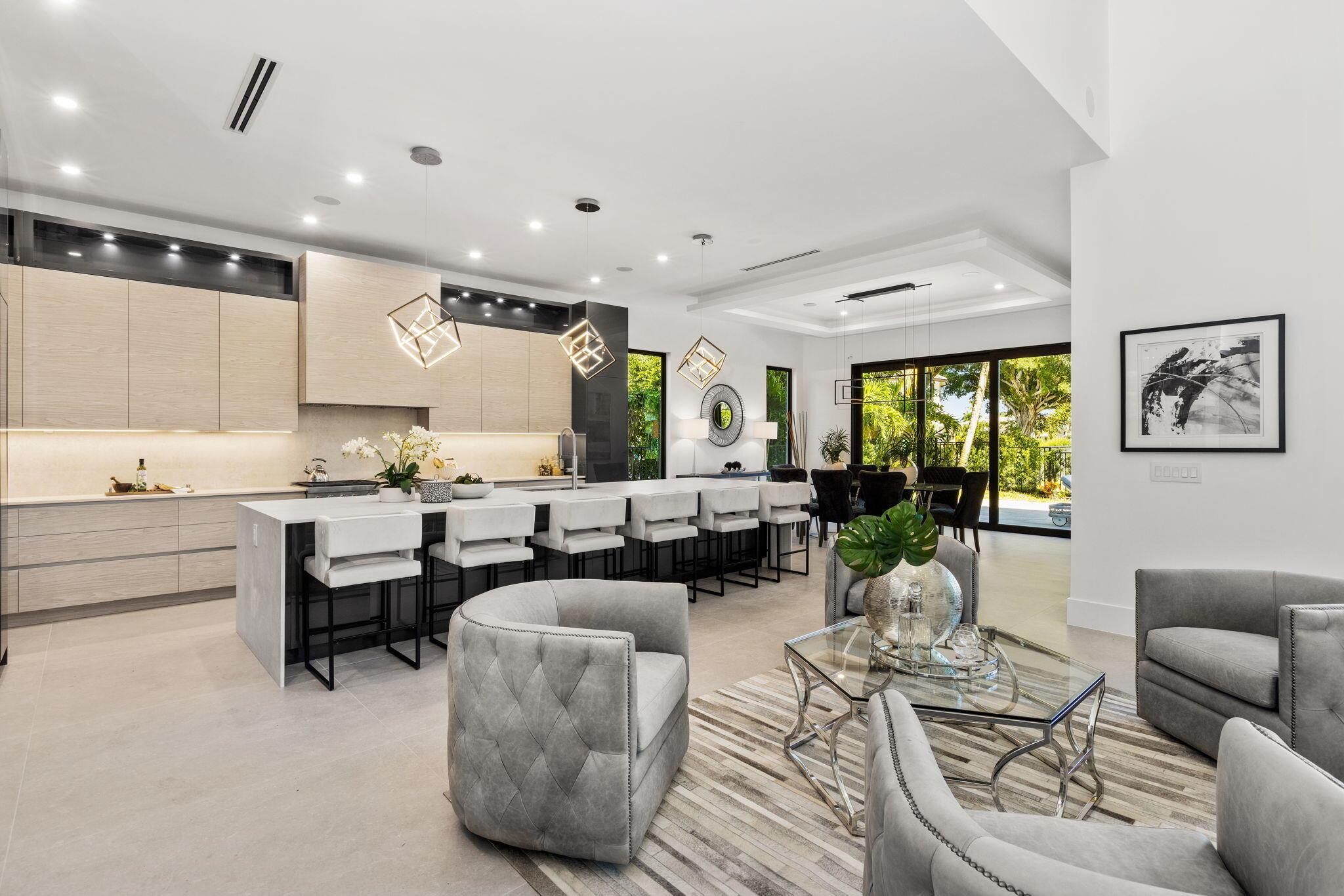 HAMPTONS - Residential