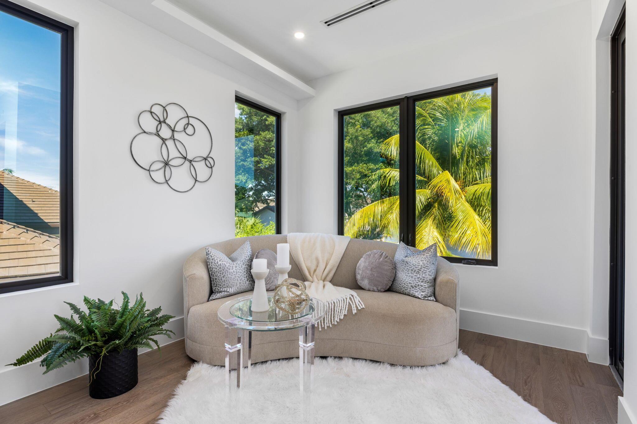 HAMPTONS - Residential