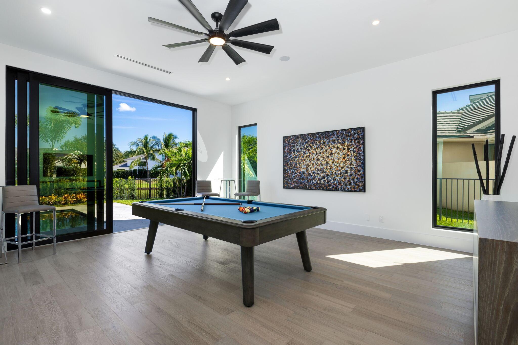 HAMPTONS - Residential