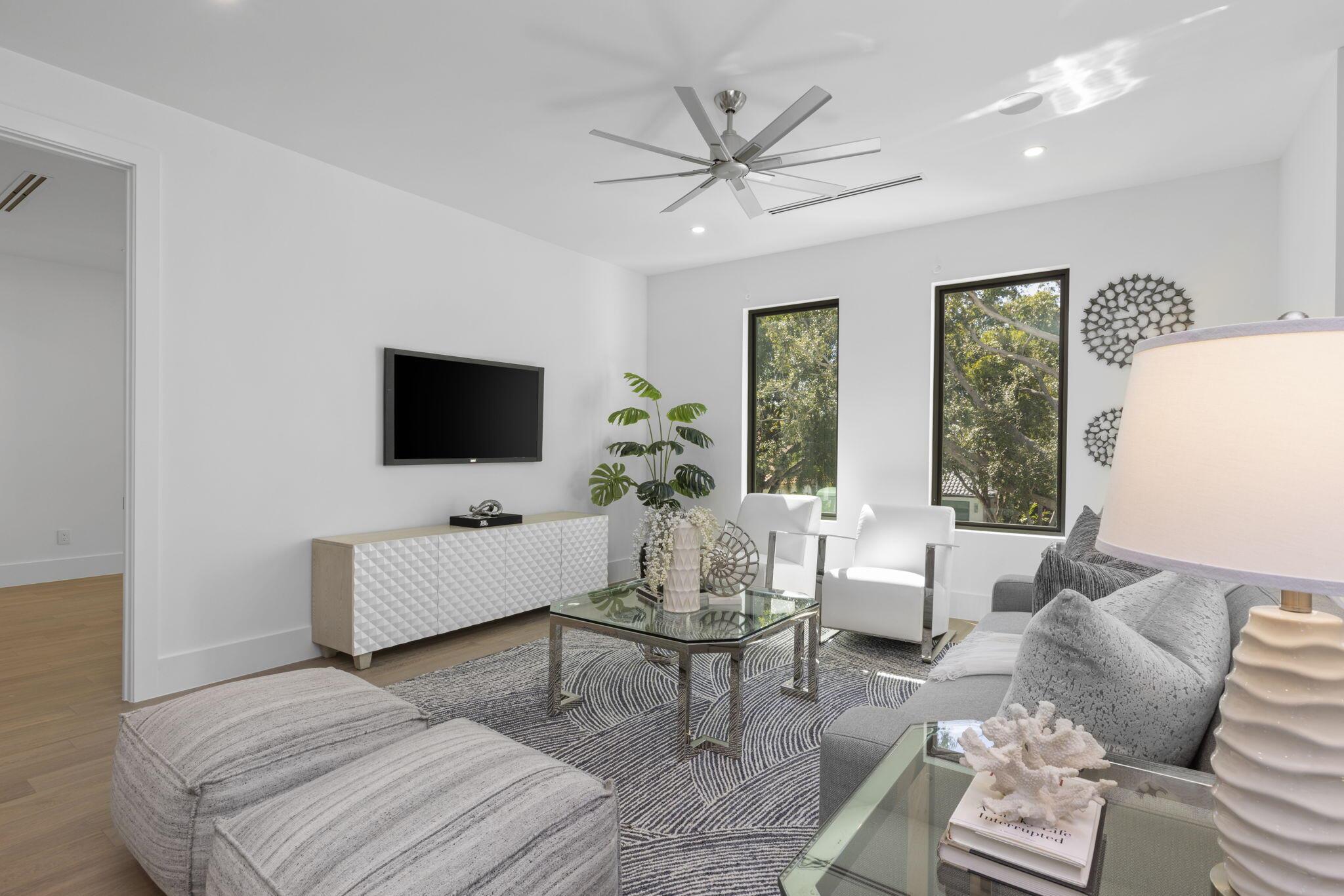 HAMPTONS - Residential