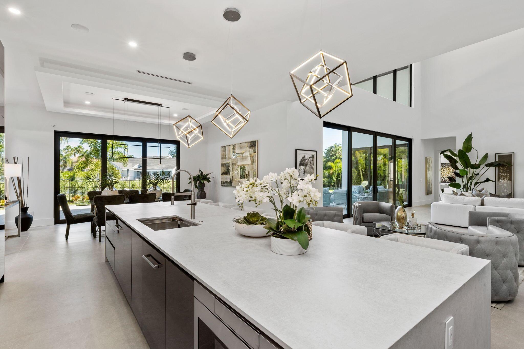 HAMPTONS - Residential