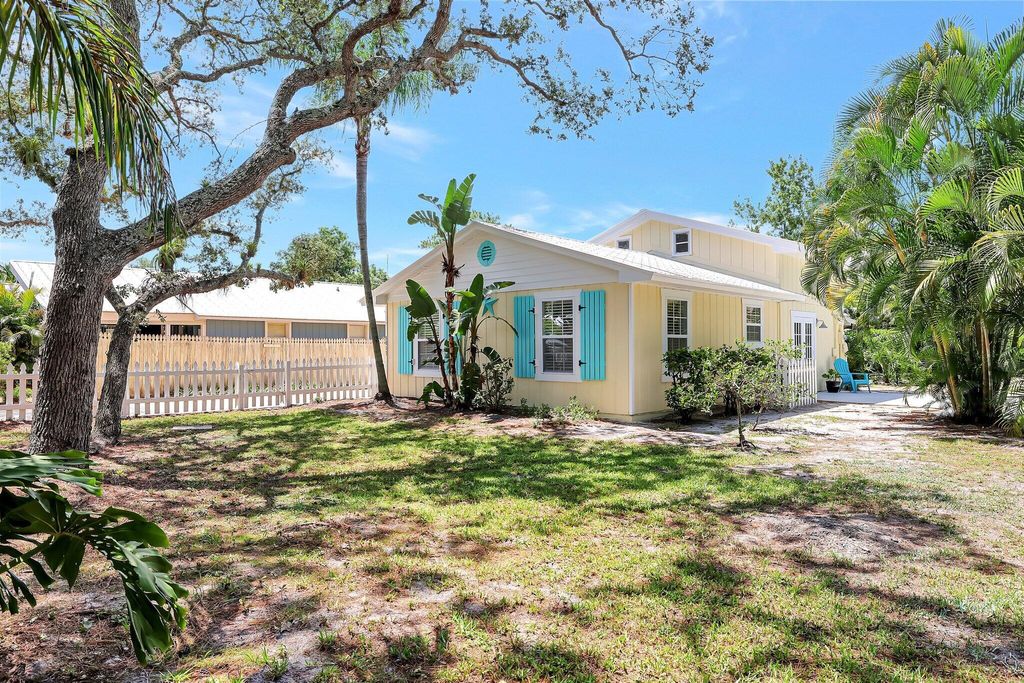 Photo of 1017 SW Spruce Street, Palm City, FL 34990 (MLS # R10998078)