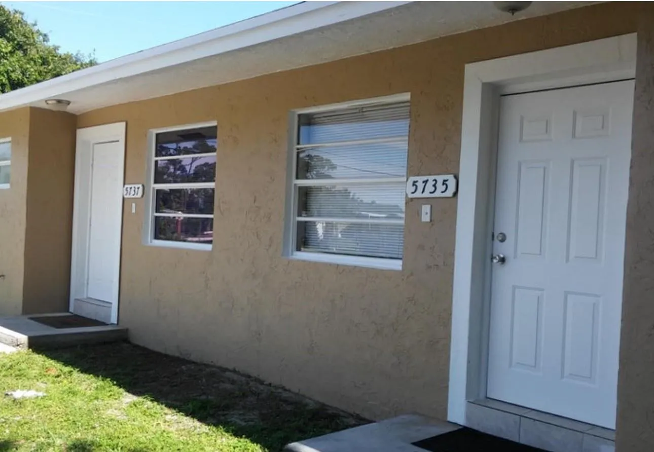 5735 Kumquat Rd  