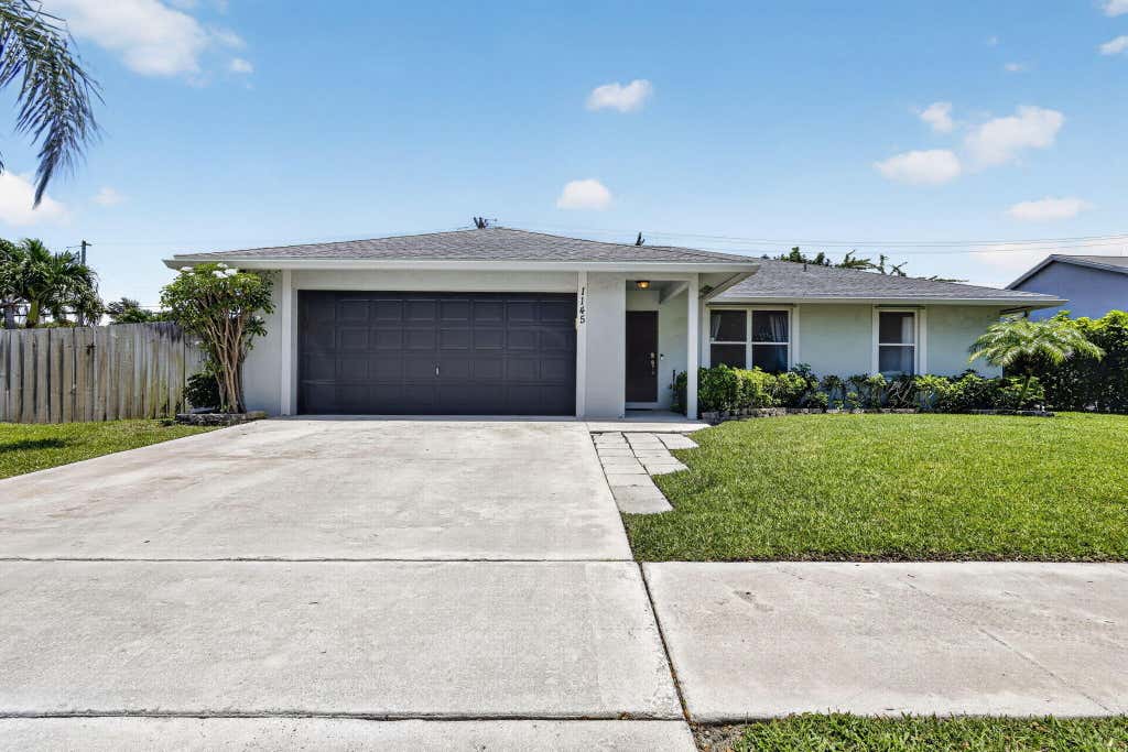 Photo of 1145 Julia Heights Drive, Lantana, FL 33462 (MLS # B26040134)