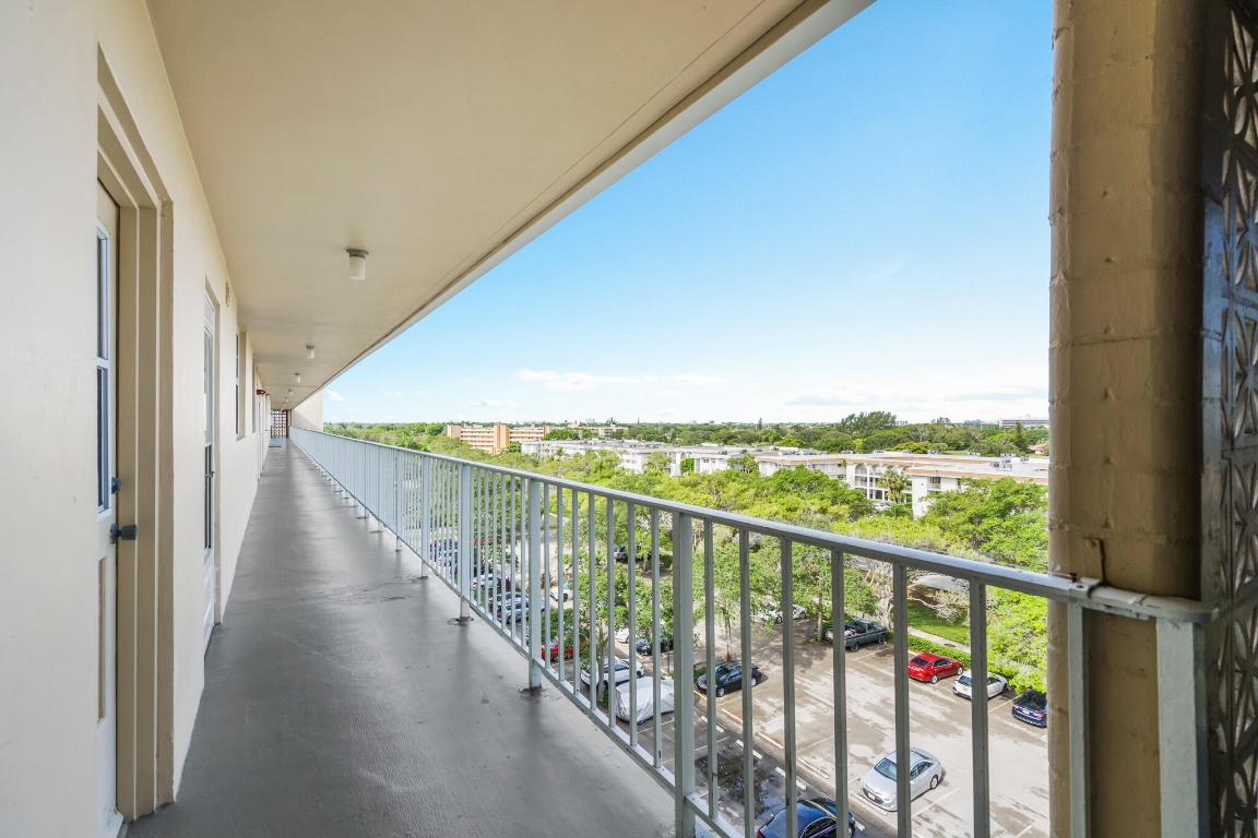 BOCA TEECA CONDO 3 - Residential