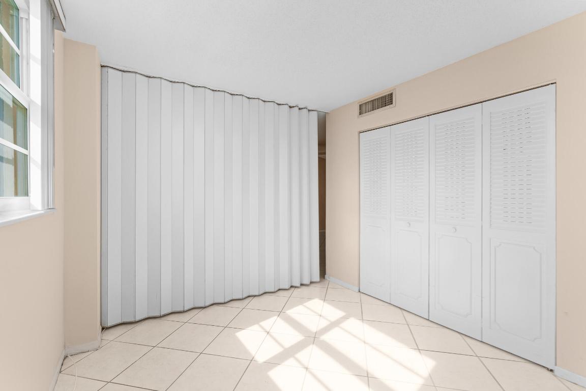 BOCA TEECA CONDO 3 - Residential