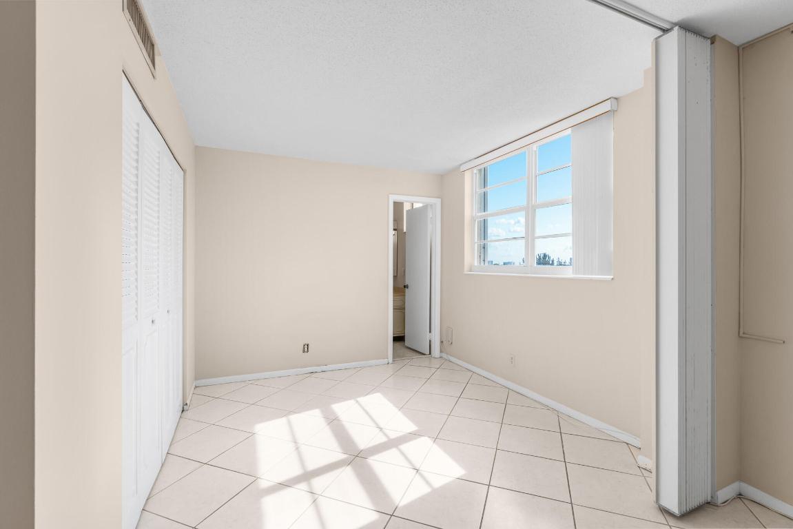 BOCA TEECA CONDO 3 - Residential