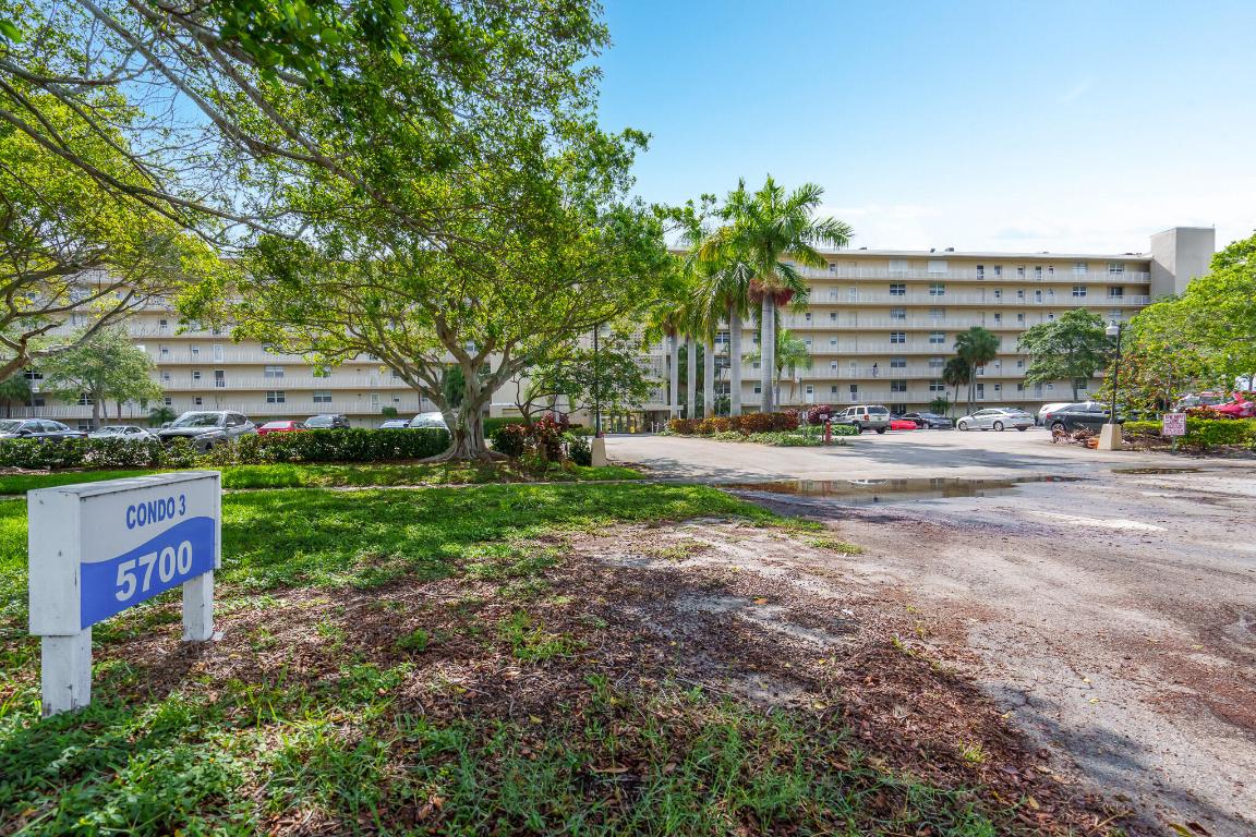 BOCA TEECA CONDO 3 - Residential