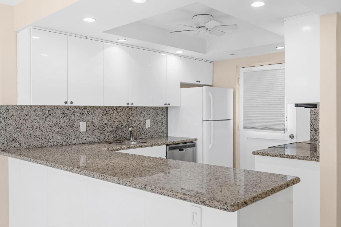 BOCA TEECA CONDO 3 - Residential