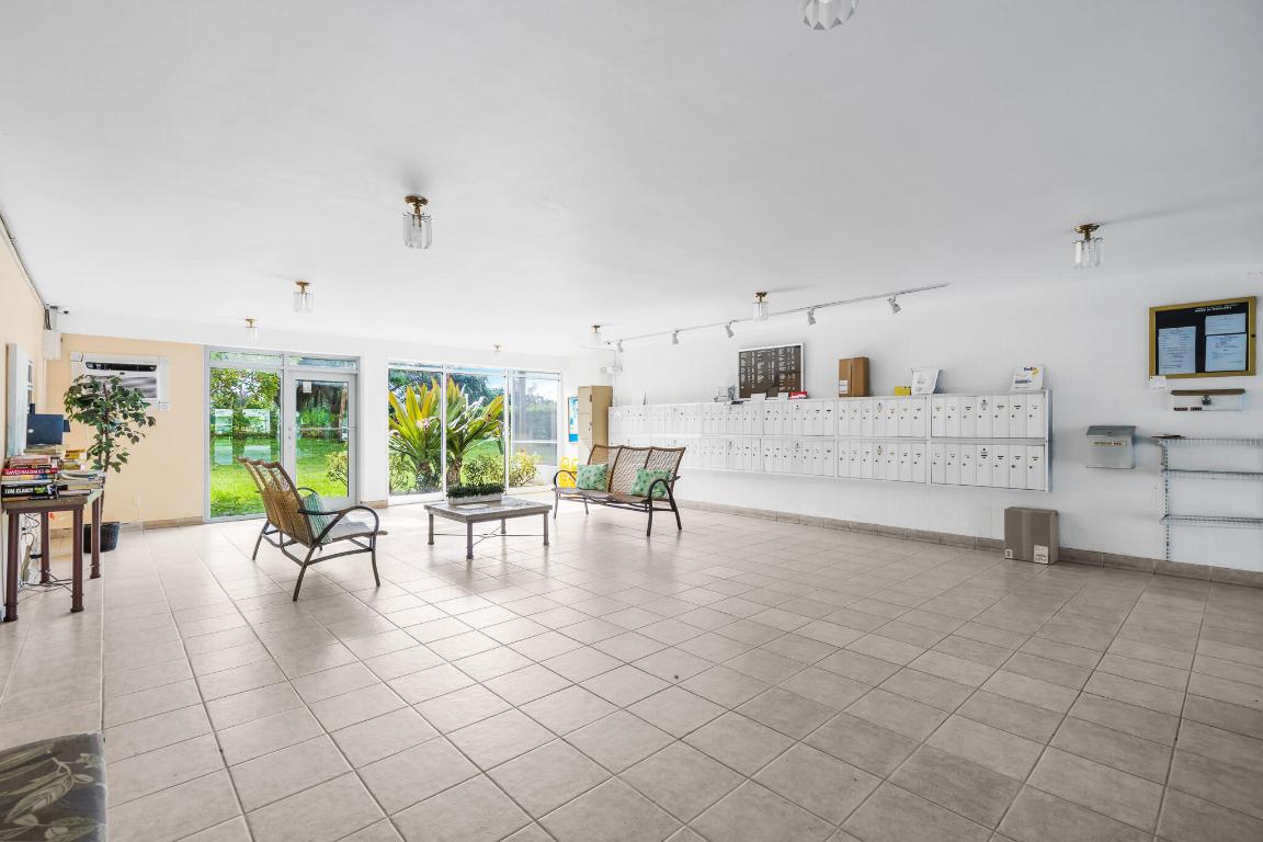 BOCA TEECA CONDO 3 - Residential