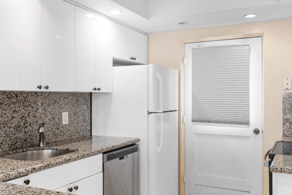 BOCA TEECA CONDO 3 - Residential