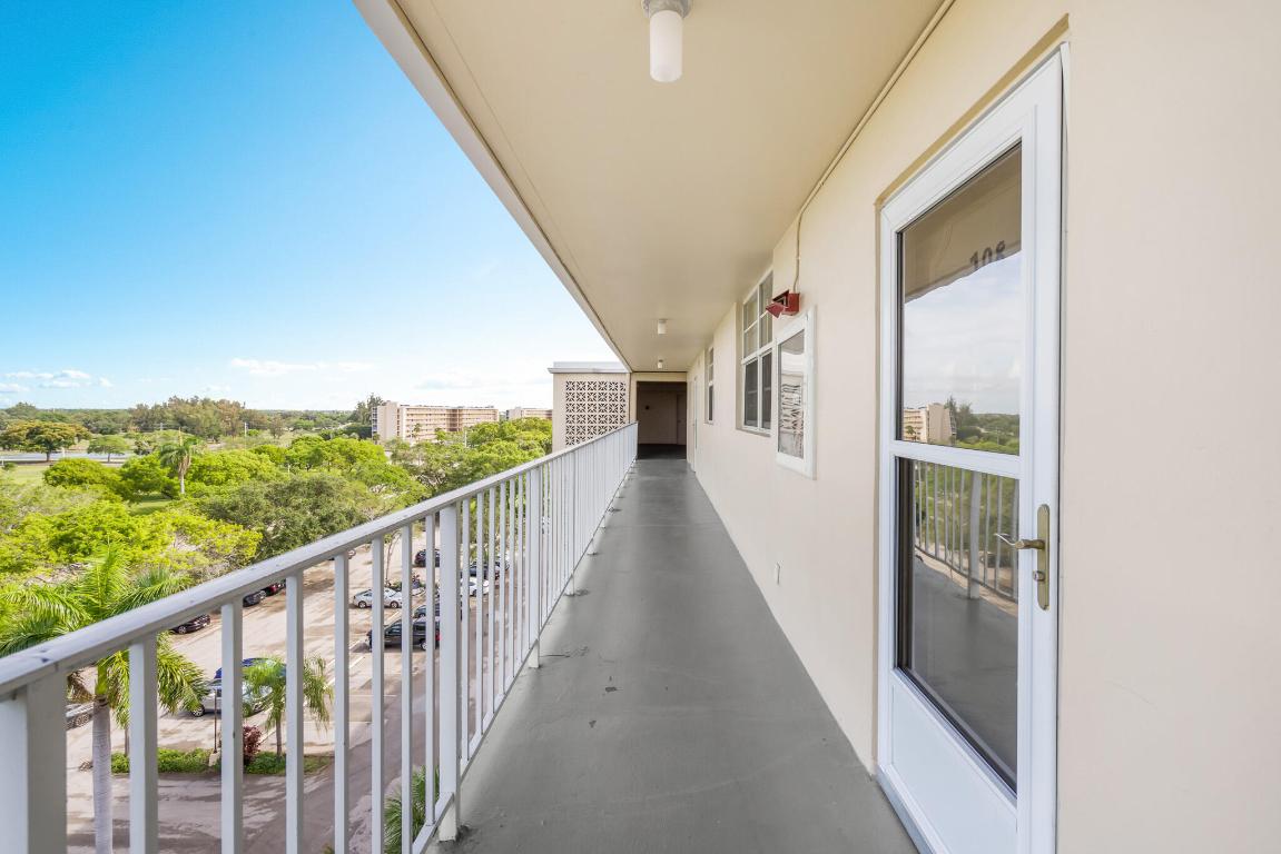 BOCA TEECA CONDO 3 - Residential