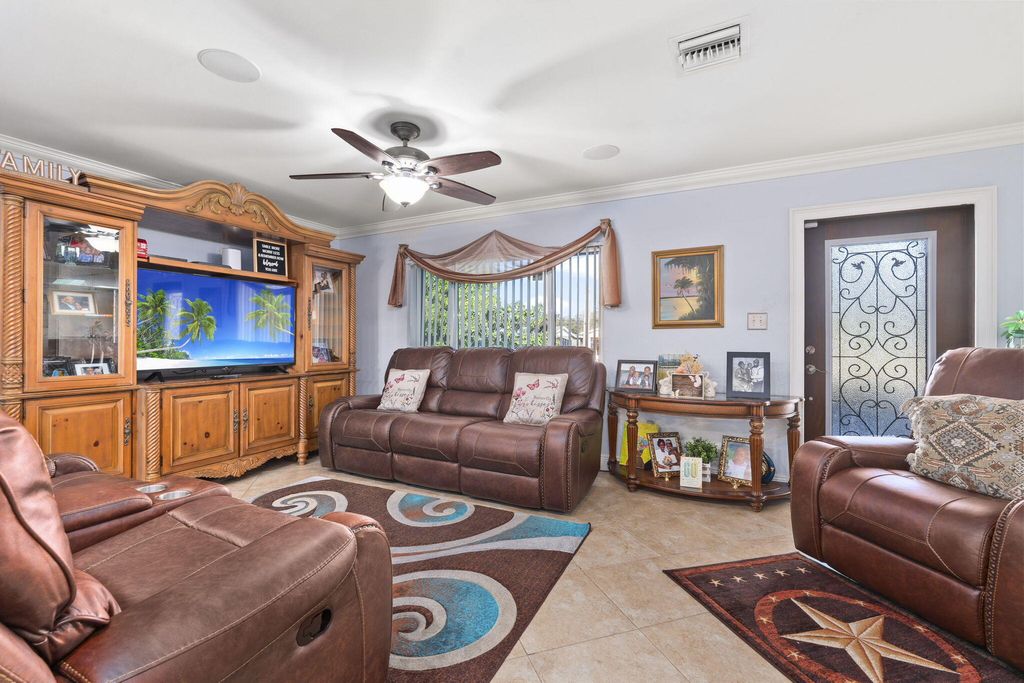 Photo of 2611 S 29th Street, Fort Pierce, FL 34981 (MLS # R11159579)