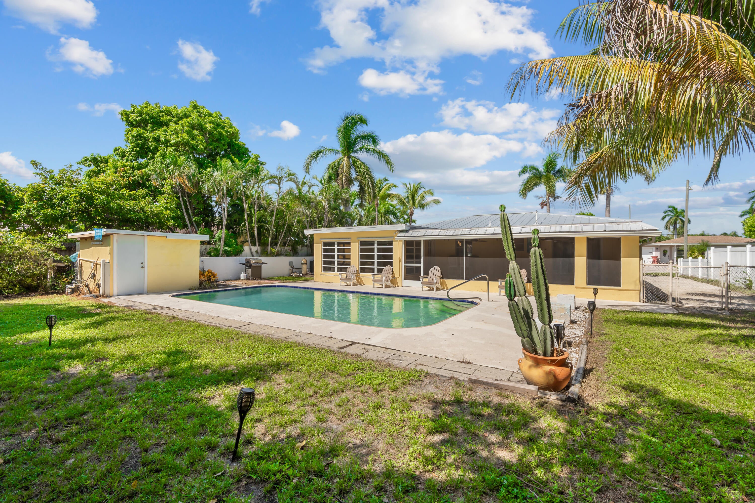 214 NE 28TH Road