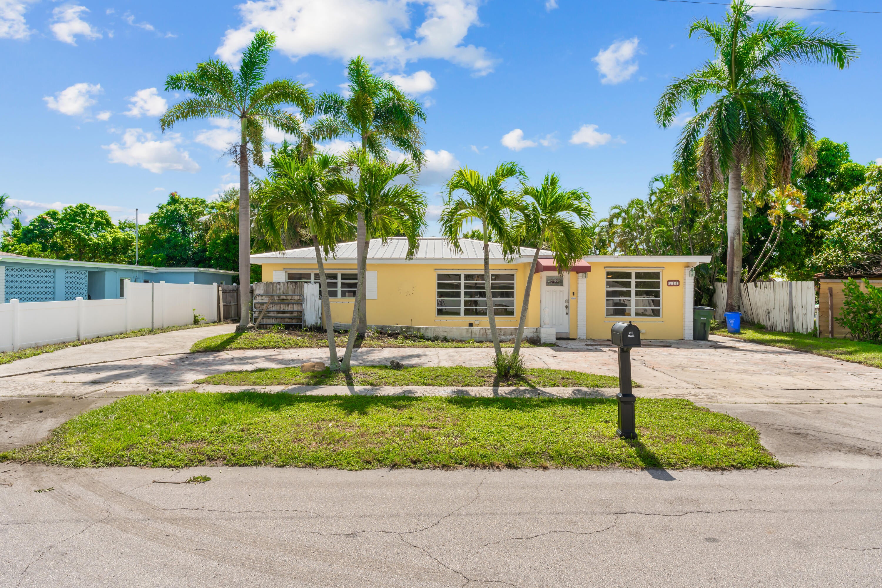 214 NE 28TH Road