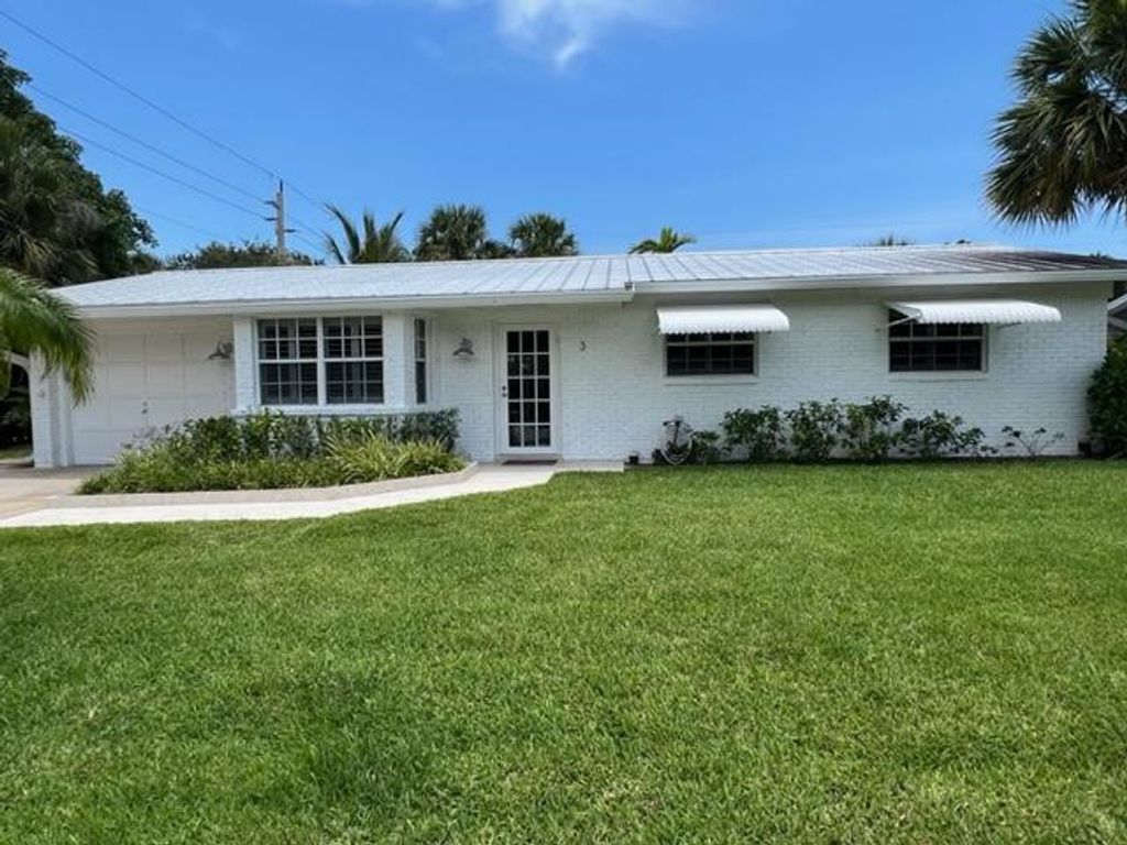 Photo of 3 Ridgewood Circle Circle S, Tequesta, FL 33469 (MLS # R10903546)