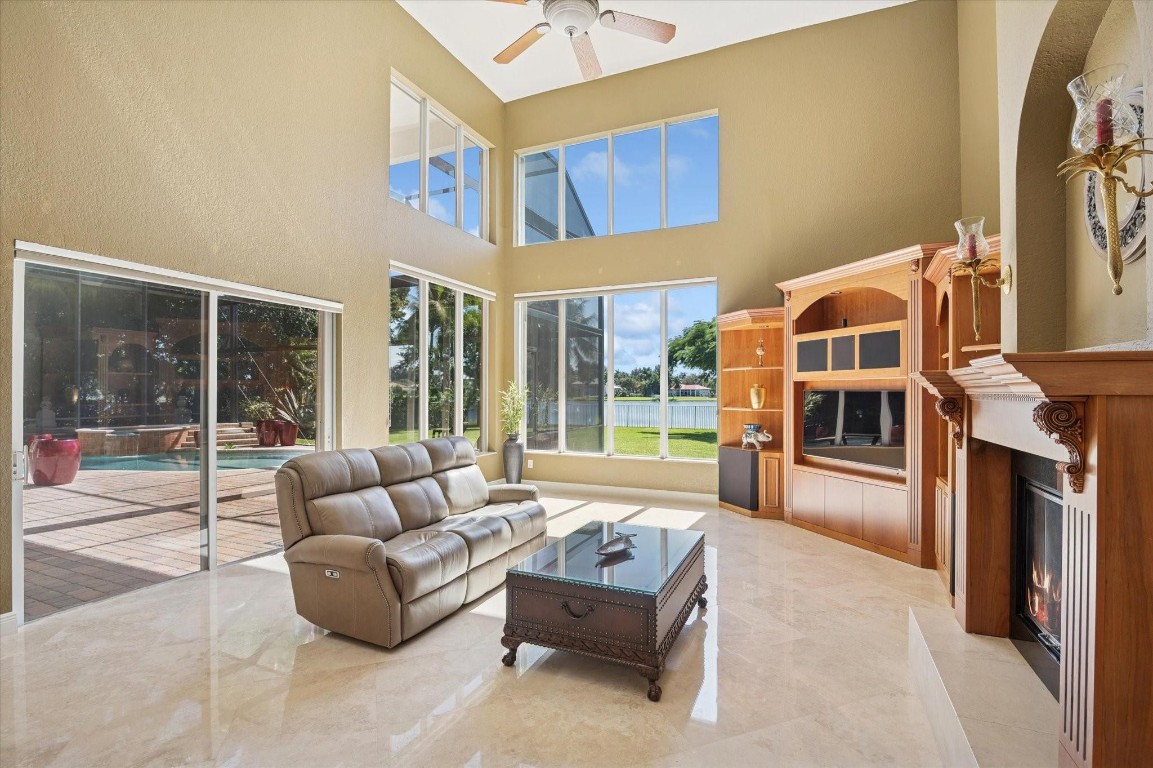 Buckram Oak Farm 150-37 B - Residential