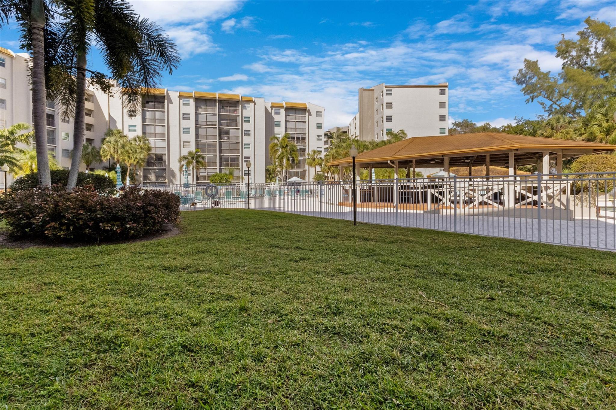 18th Hole at Inverrary - Residential
