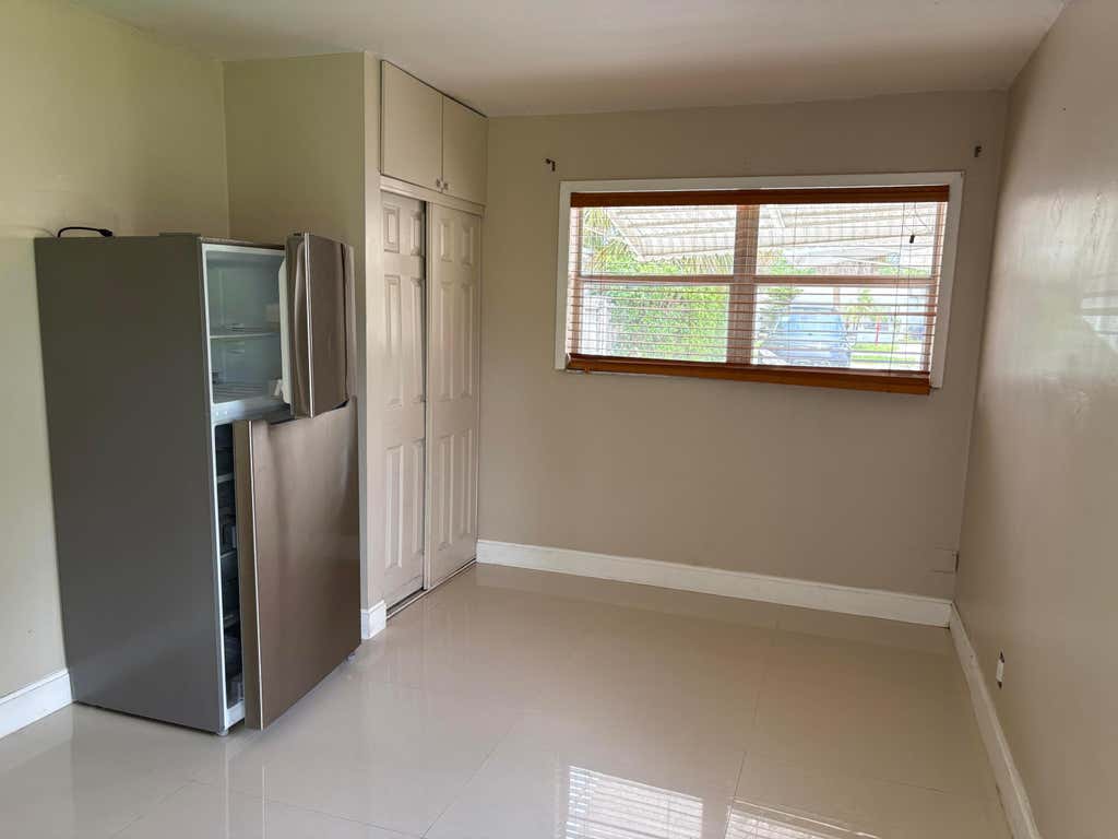 Photo of 706 Glenn Parkway #Rear, Hollywood, FL 33021 (MLS # B26037575)