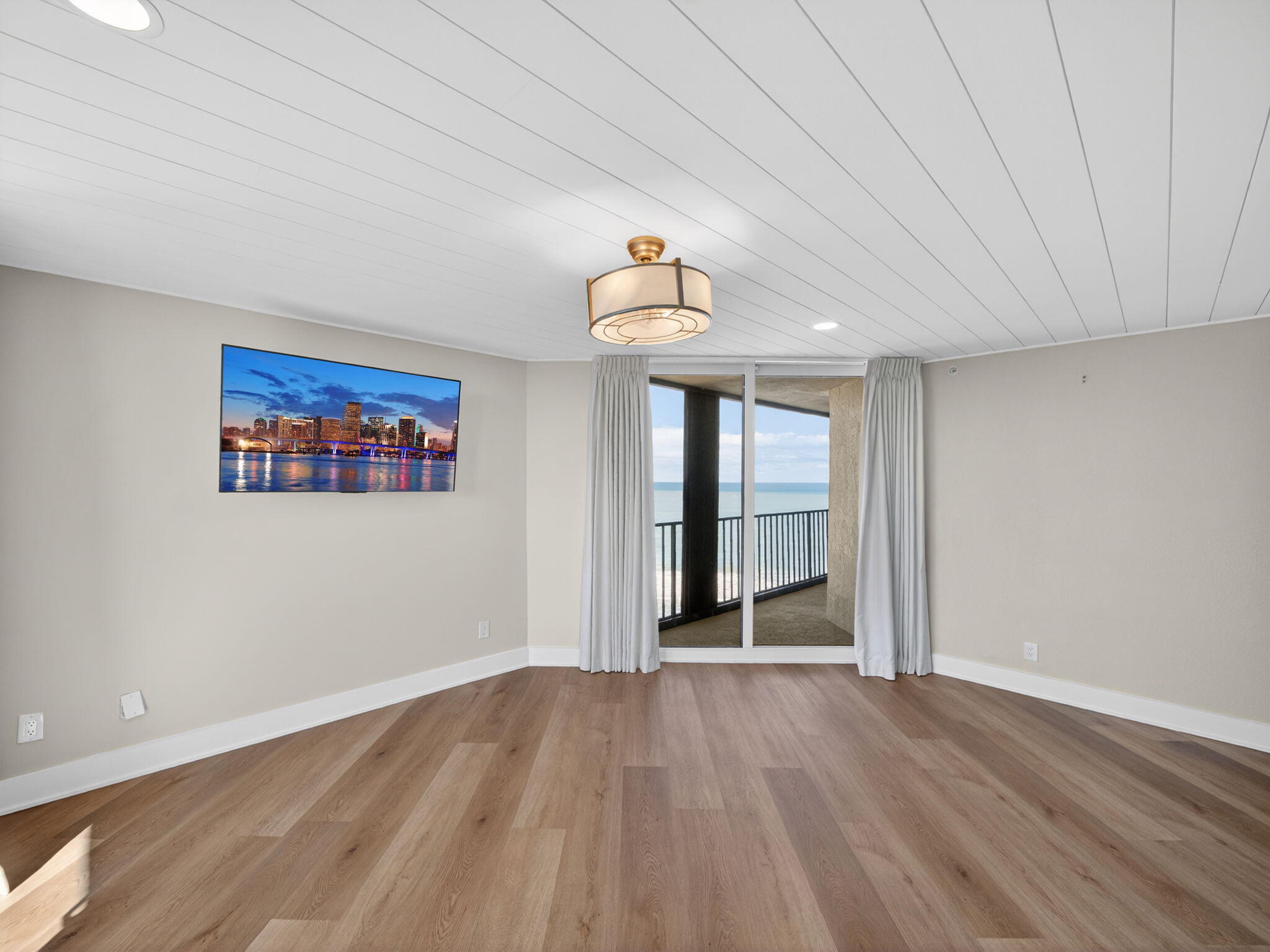 PRINCESS OF HUTCHINSON ISLAND - Residential