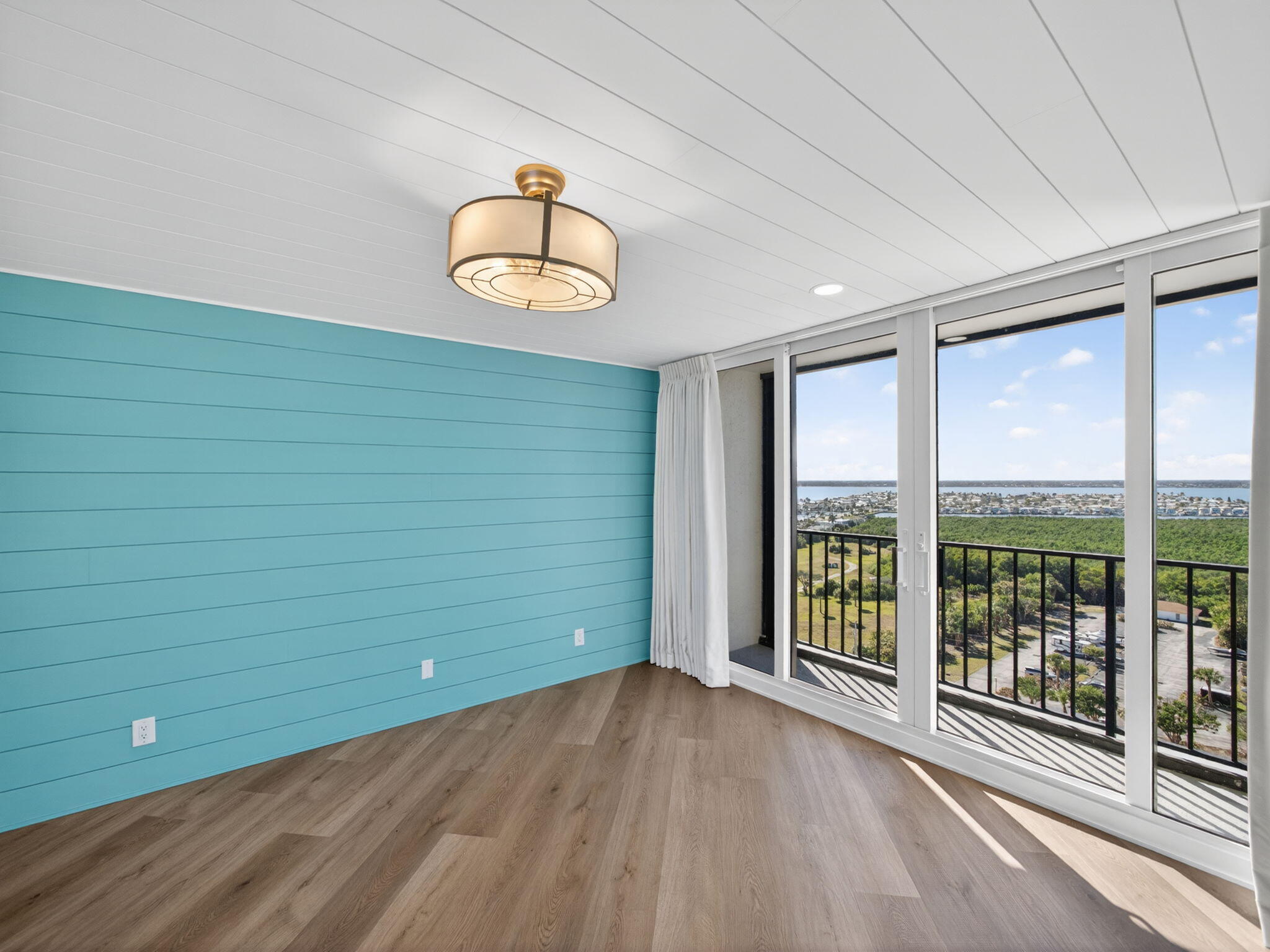 PRINCESS OF HUTCHINSON ISLAND - Residential