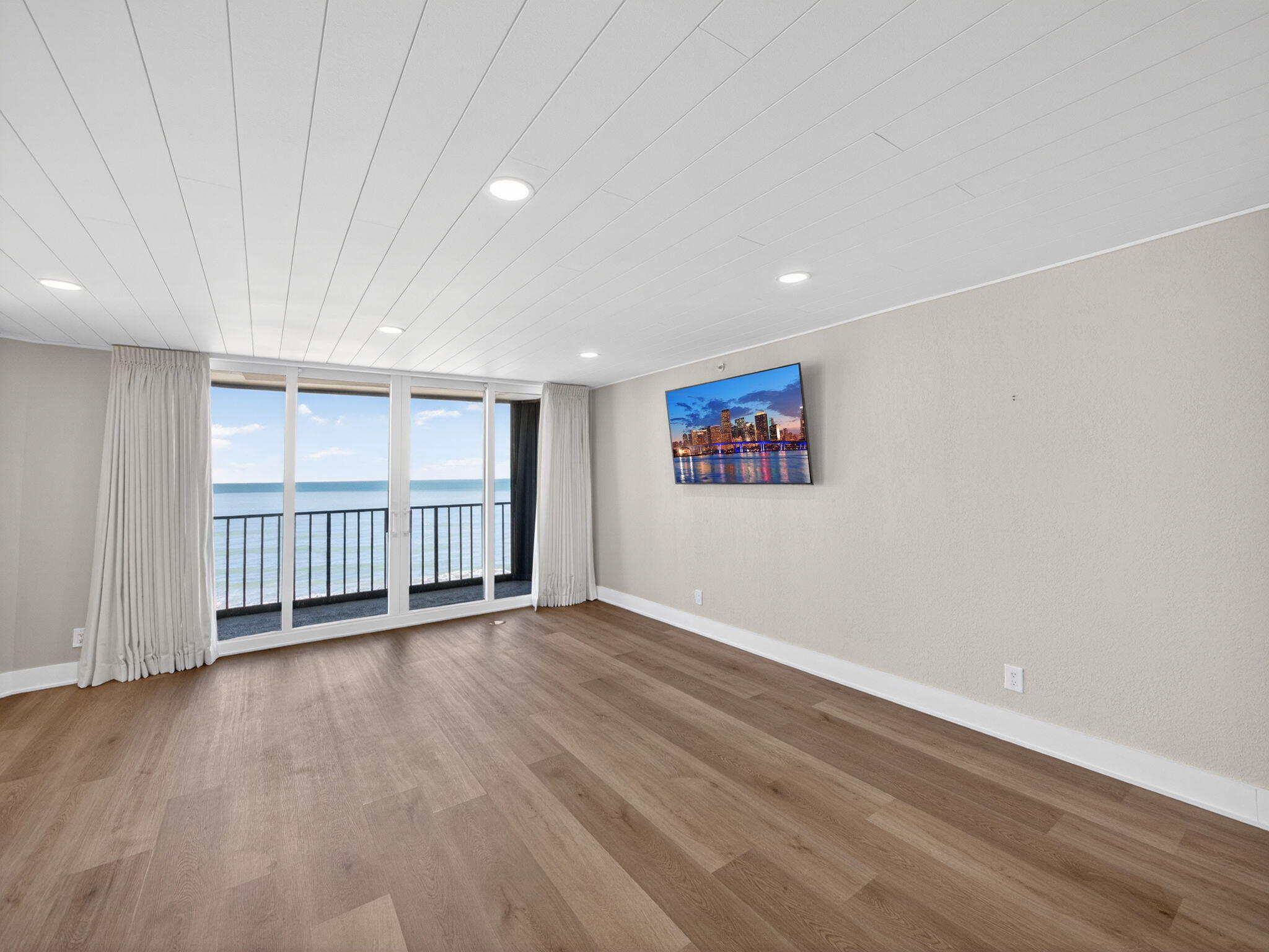 PRINCESS OF HUTCHINSON ISLAND - Residential