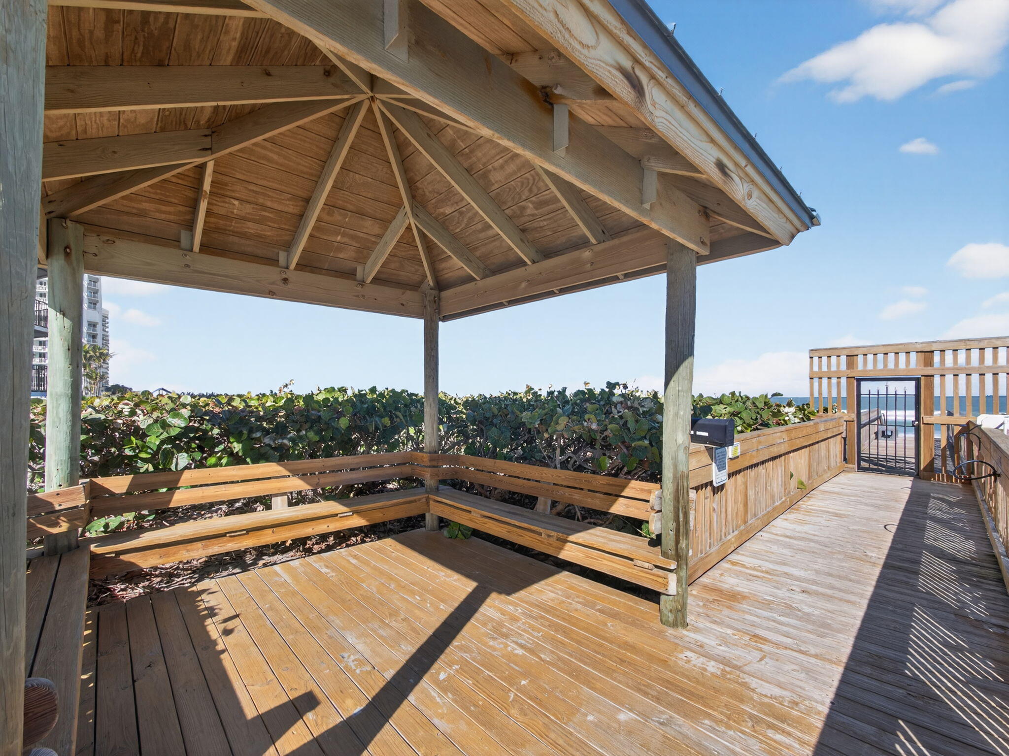 PRINCESS OF HUTCHINSON ISLAND - Residential