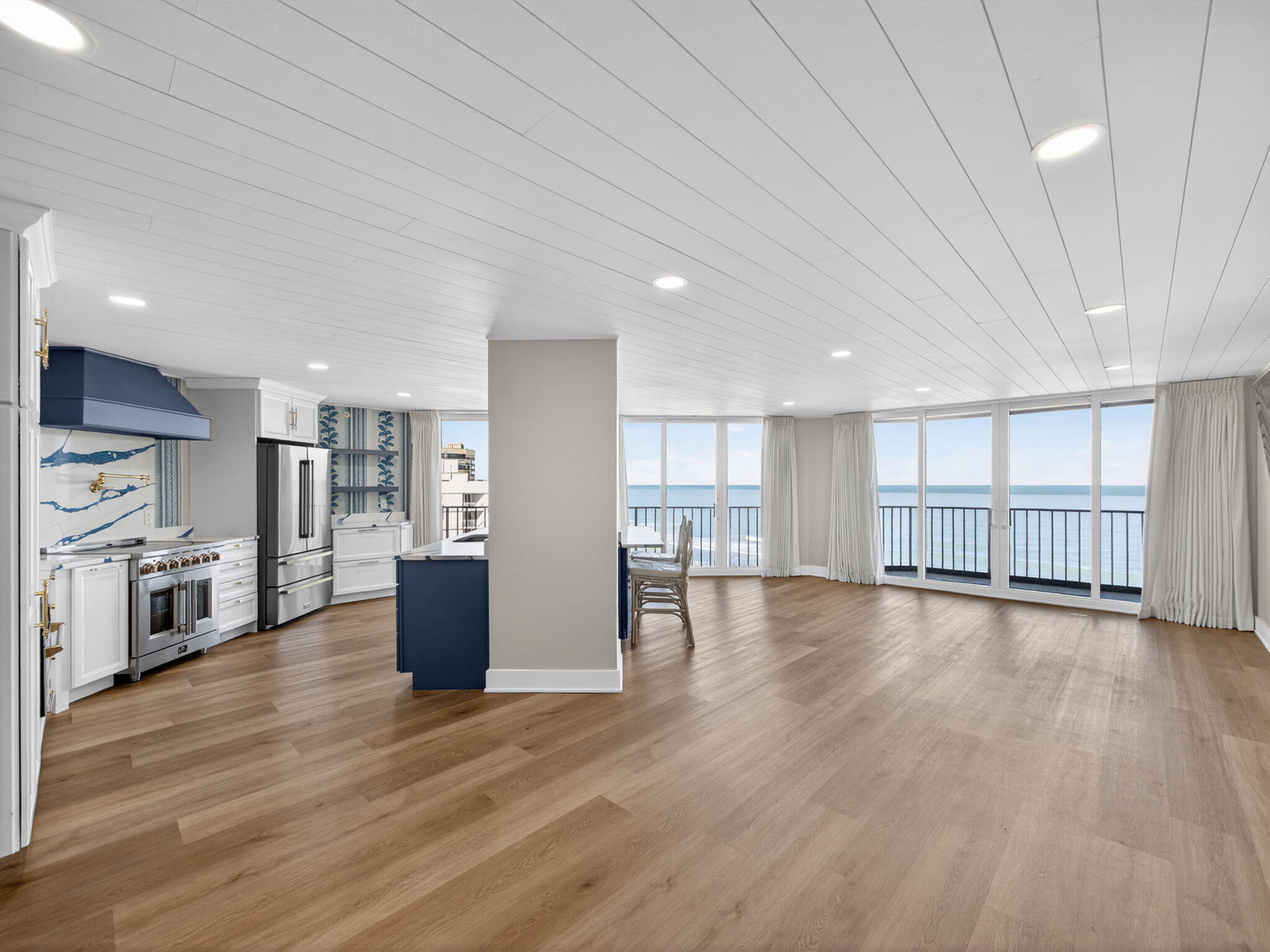 PRINCESS OF HUTCHINSON ISLAND - Residential