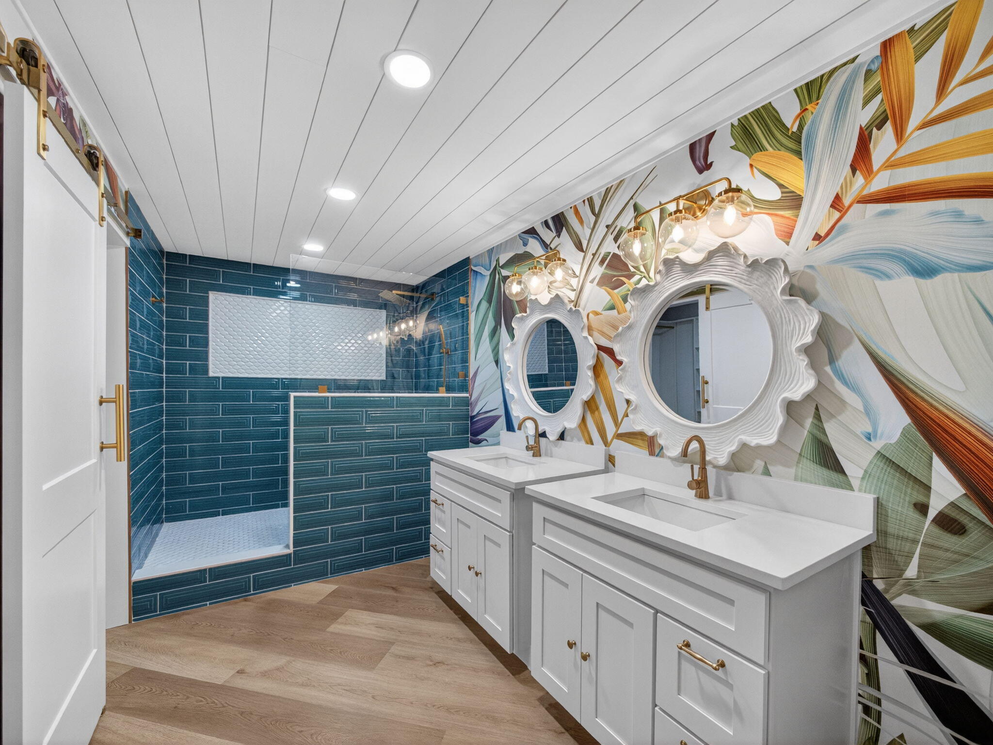 PRINCESS OF HUTCHINSON ISLAND - Residential