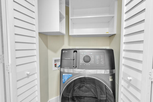 PRINCESS OF HUTCHINSON ISLAND - Residential