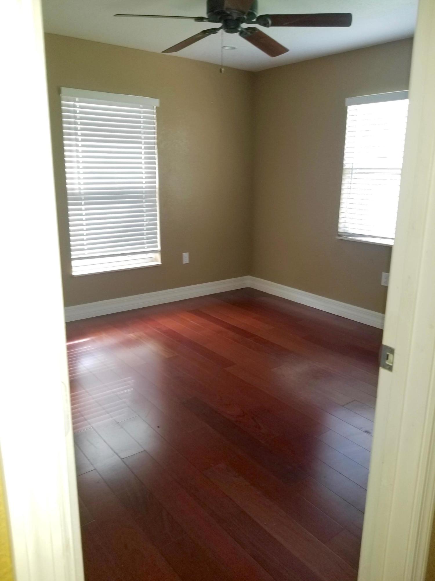 LAWN LAKE - Residential Lease