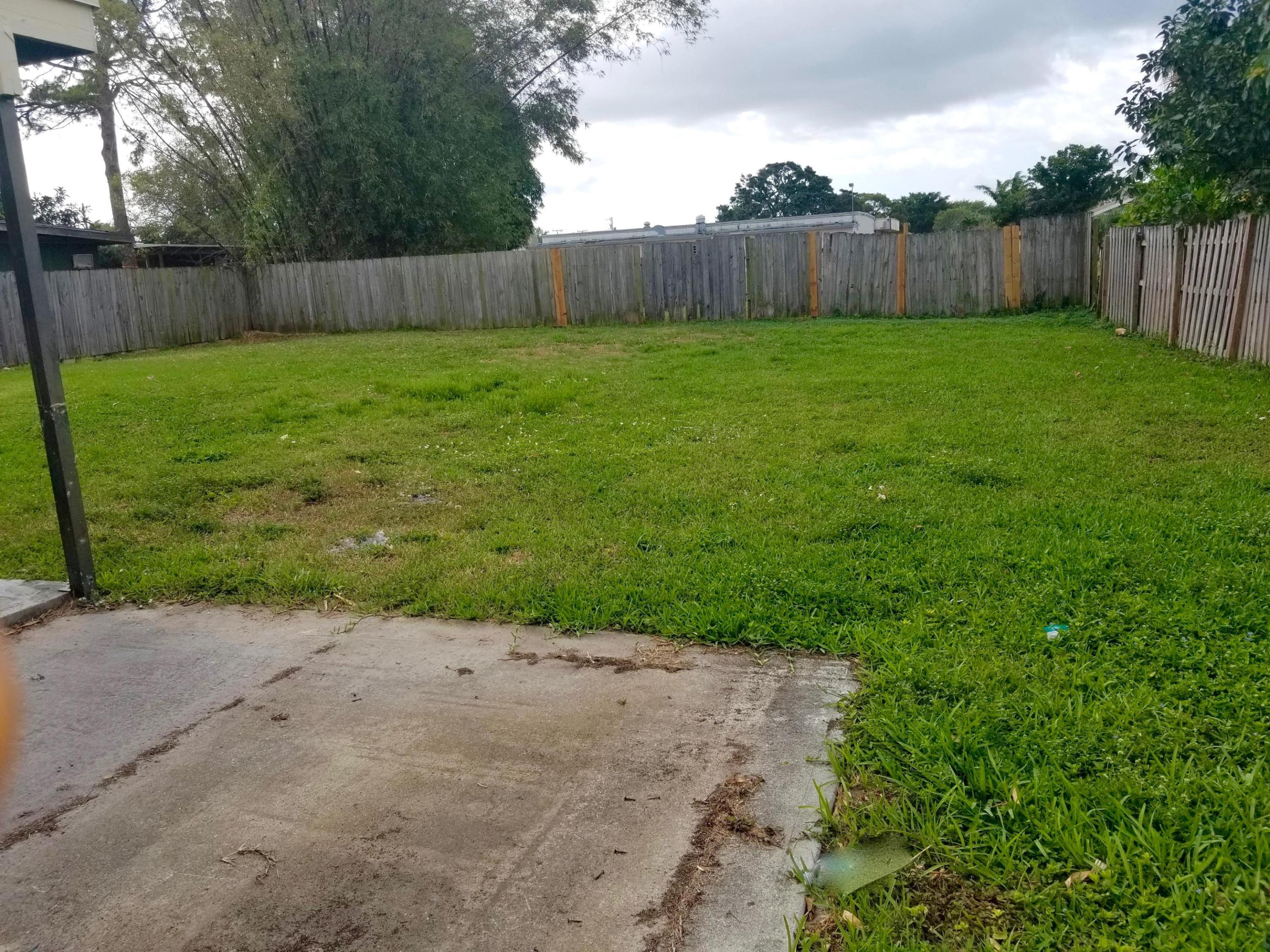 LAWN LAKE - Residential Lease