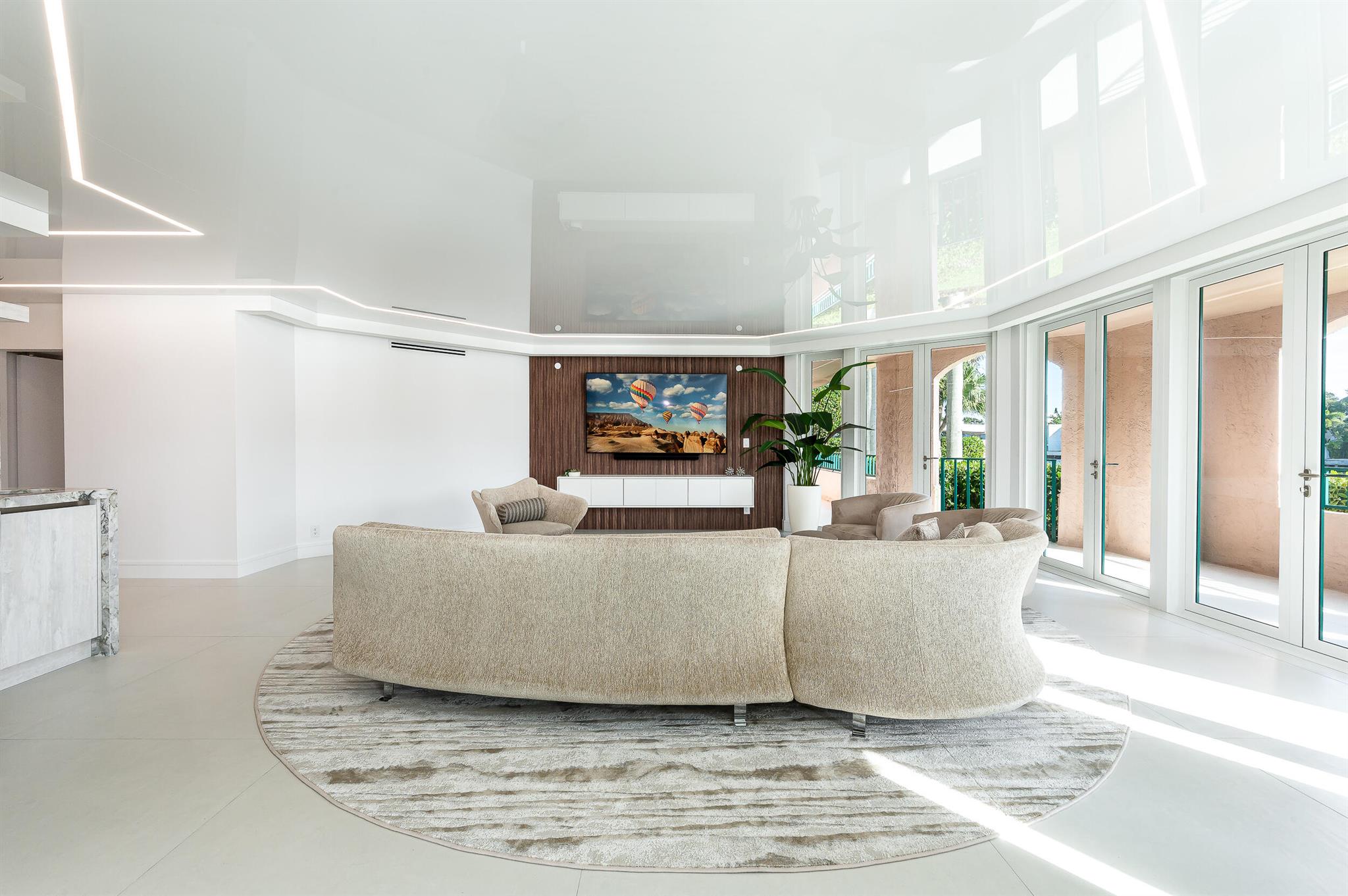 Mizner Court - Residential