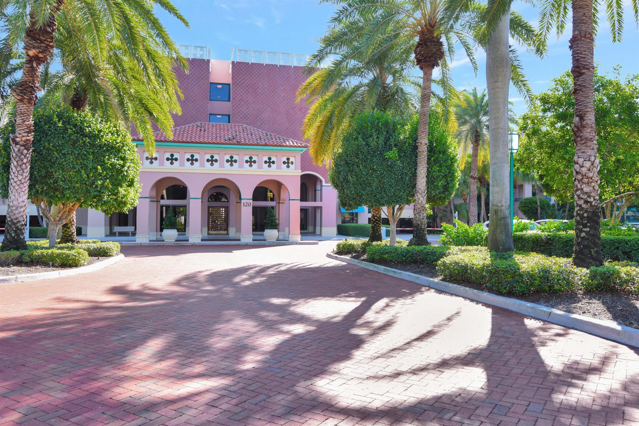 Mizner Court - Residential