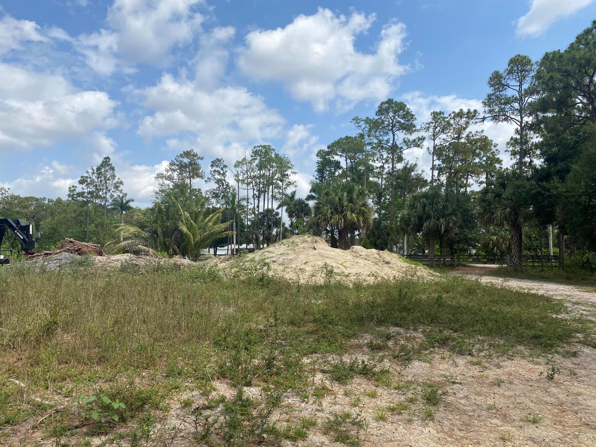 LOXAHATCHEE GROVES IN - Land