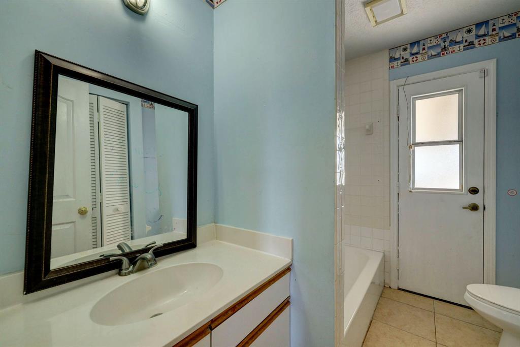 SOUTH PORT ST LUCIE UNIT 4 - Residential Lease