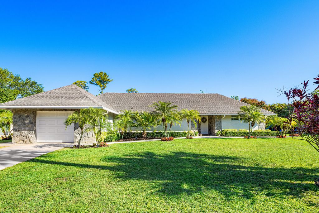 Photo of 8811 Pinion Drive, Wellington, FL 33467 (MLS # B26006551)