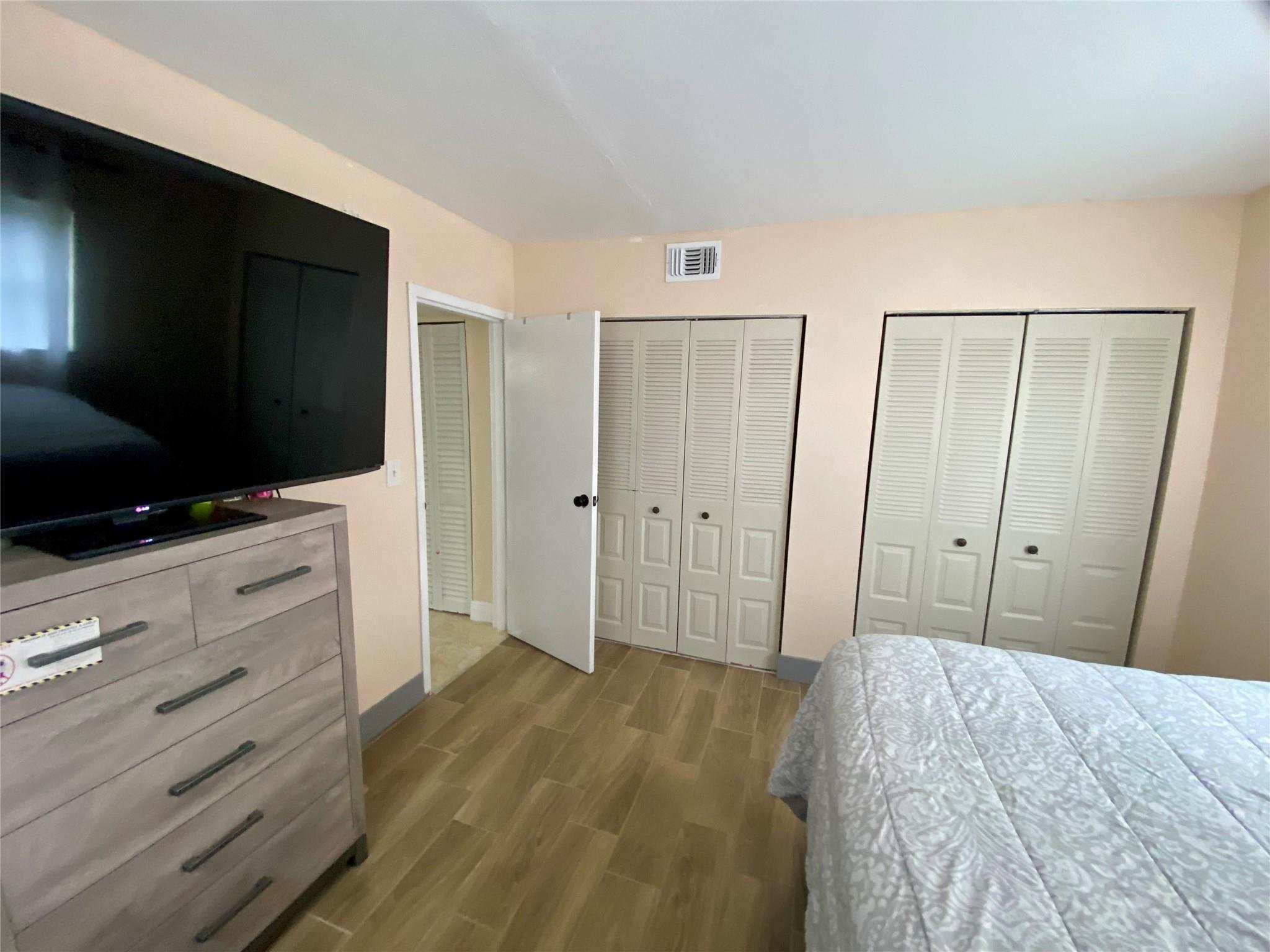 Oriole Golf & Tennis Club - Residential Lease