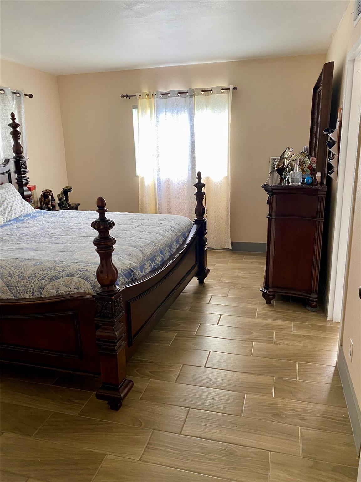 Oriole Golf & Tennis Club - Residential Lease