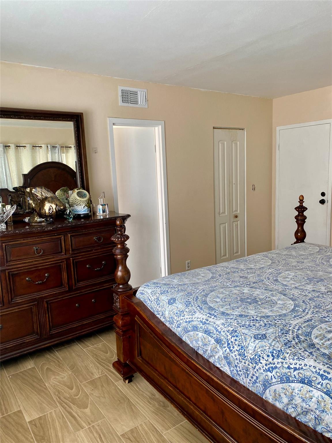 Oriole Golf & Tennis Club - Residential Lease