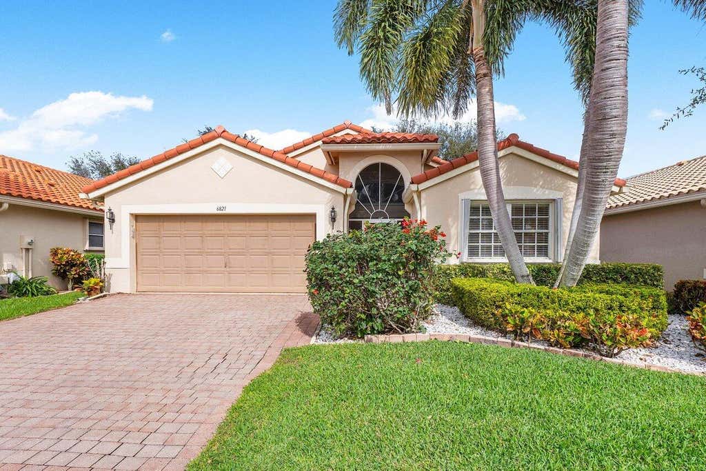 Photo of 6821 Castlemaine Avenue, Boynton Beach, FL 33437 (MLS # R10953120)